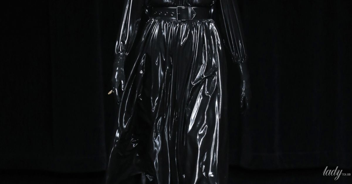 Коллекция Balenciaga прет-а-порте сезона осень-зима 2020-2021 / © East News