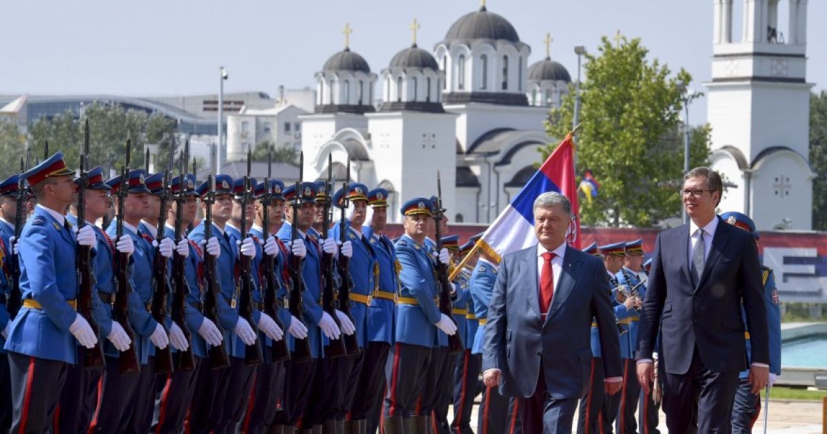 Під час візиту Порошенка у Белград із президентом Сербії була досягнута угода не голосувати один проти одного.