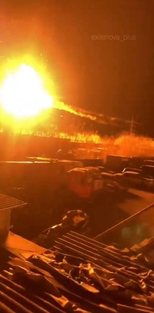 У Бєлгороді палає ТРЦ, в Омську — хімзавод, а ППО вгатила по домівках . Атака на Росію 25 жовтня, фото-8