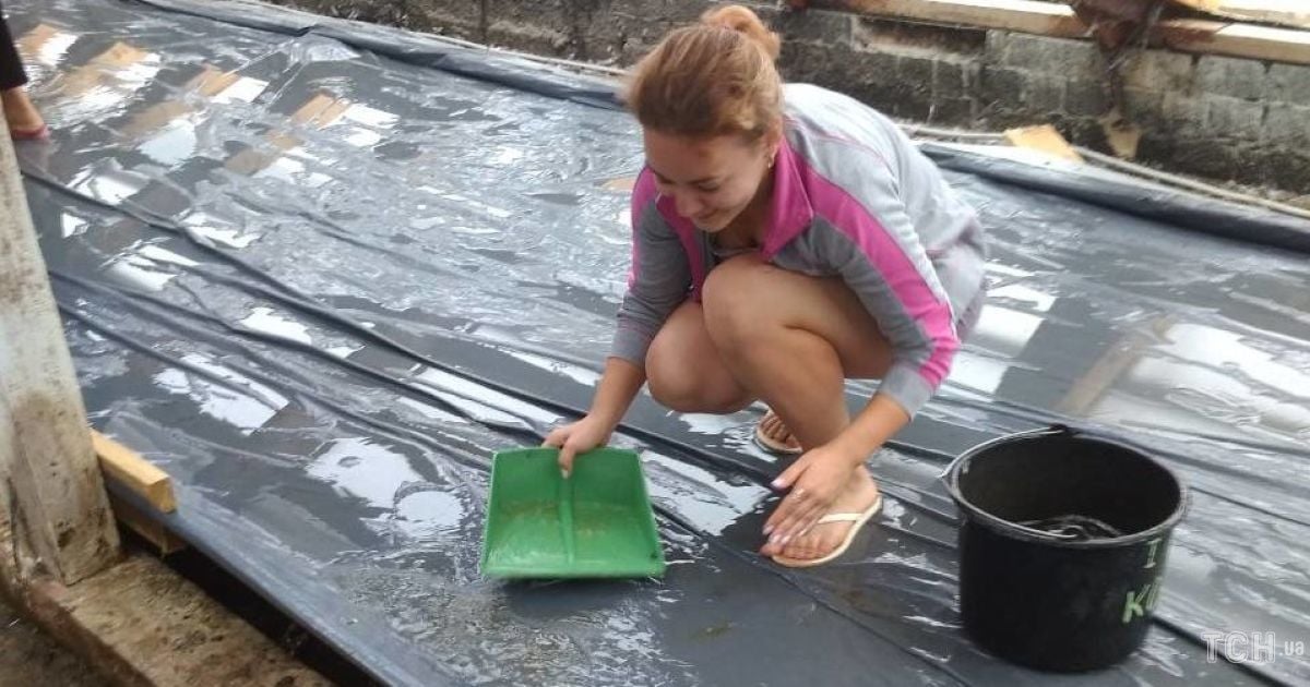 Руйнівна вода. Під Києвом злива затопила школу без даху, яку "розкрили" для ремонту