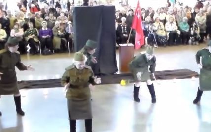 У Росії на конкурсі до 9 Травня під dubstep станцювали пенсіонерки у військовій формі
