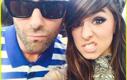 Бессмысленный акт крайней жестокости: Фронтмен Maroon 5 в трауре по убитой звезде шоу "Голос"