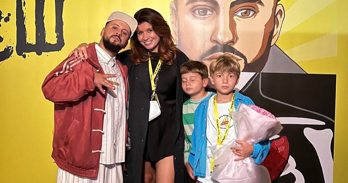 MONATIK з родиною