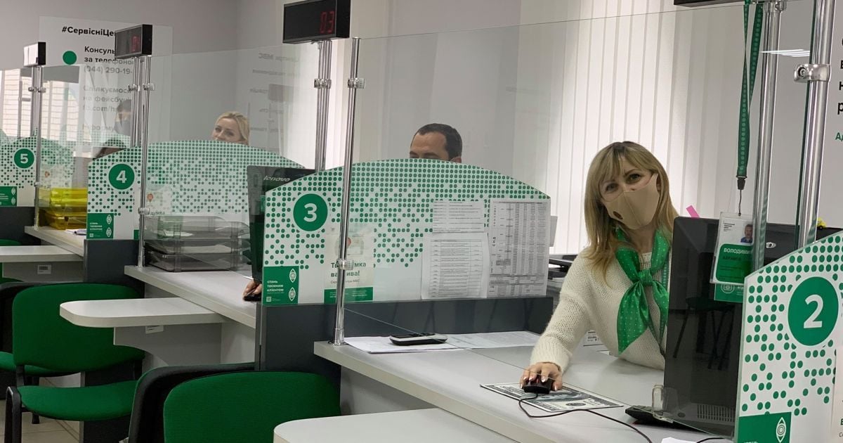 После выходных возобновят работу сервисные центры МВД и территориальные подразделения ДМС