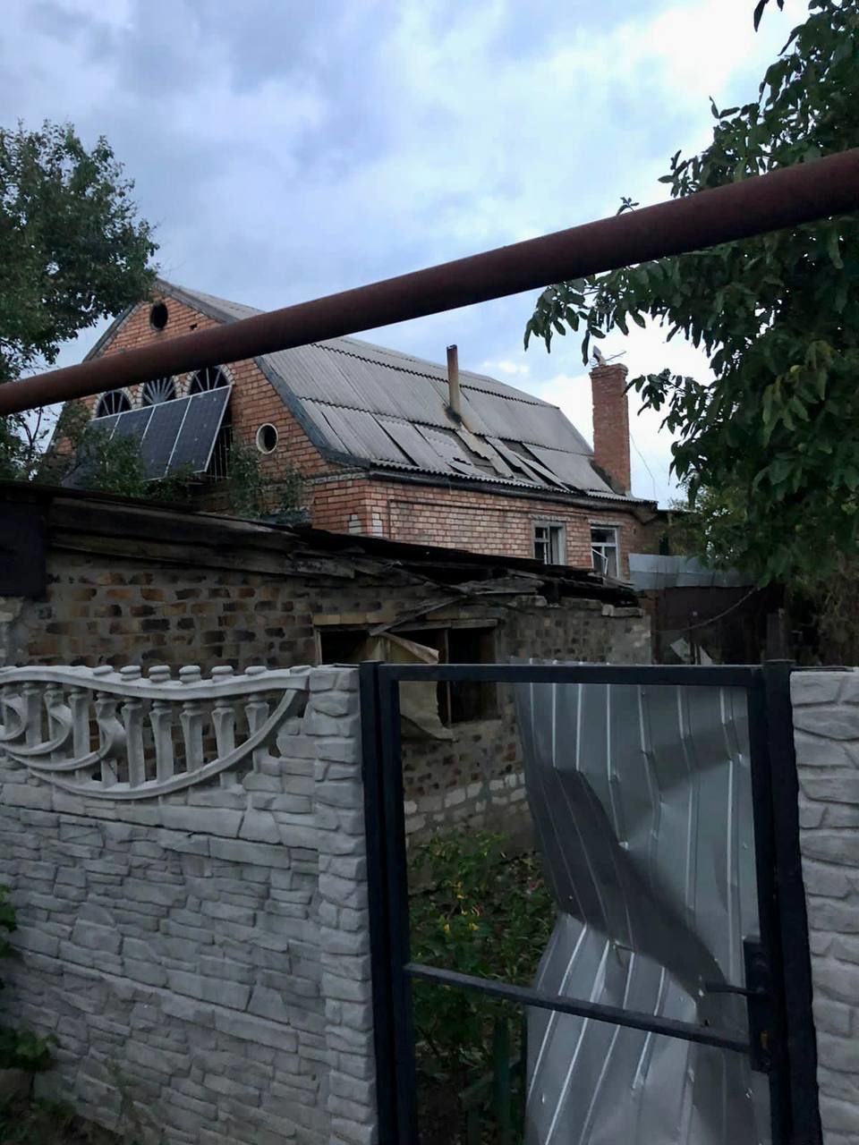 Росія вдарила по Дніпропетровщині: пошкоджено житлові будинки, серед постраждалих - дитина 3