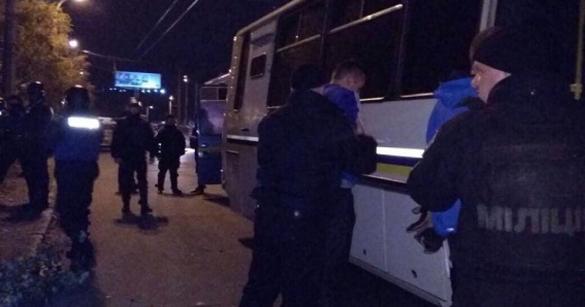 У масовій бійці фанатів у Києві постраждали троє осіб, поліція відкрила кримінальне провадження