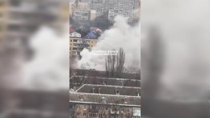 У Києві на Відрадному палає квартира у п'ятиповерхівці