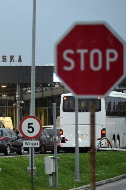 Як потрапити до Польщі з України: які пункти пропуску працюють та коли планують відновити авіасполучення
