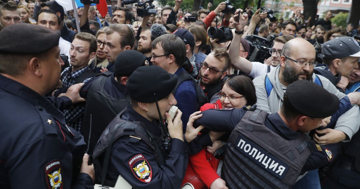 У Москві під час протестів затримали десятки людей, серед них - кандидати у депутати
