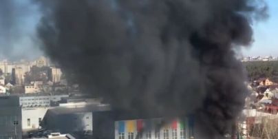 В Киеве горел бизнес-центр, есть пострадавшие