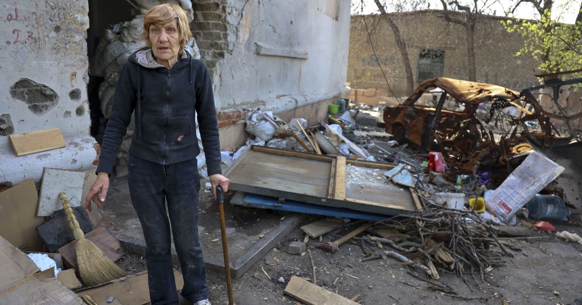 Штурм "Азовсталі", ракетний обстріл Полтавщини та пожежі на Херсонщині: як минула ніч у регіонах