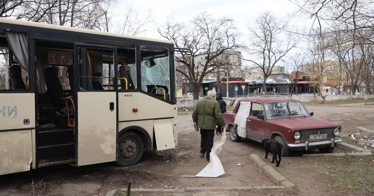 "Поїхали обслуговувати Донецьк": російські окупанти вкрали у Маріуполі сім вцілілих тролейбусів