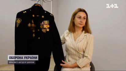 Фотографиня з Маріуполя влаштувала фотосесію для переселенців із речима, які нагадують про дім