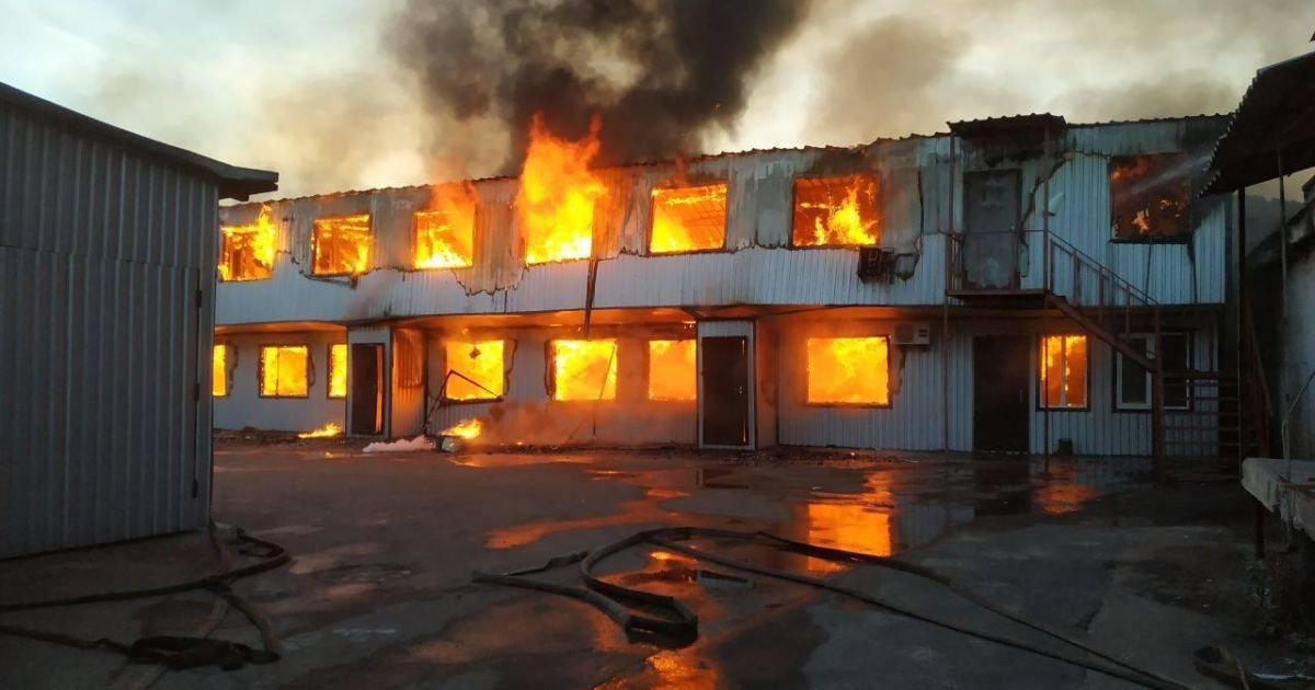 пожежа секонду в Києві_5 / © ГСЧС