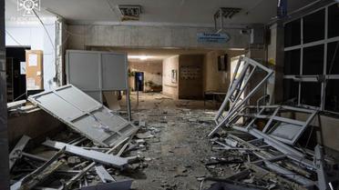 Біля закритого укриття в поліклініці Києва загинуло троє людей, серед яких - дитина.
