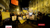 По всьому світу люди під російськими посольствами вимагають звільнення Надії Савченко