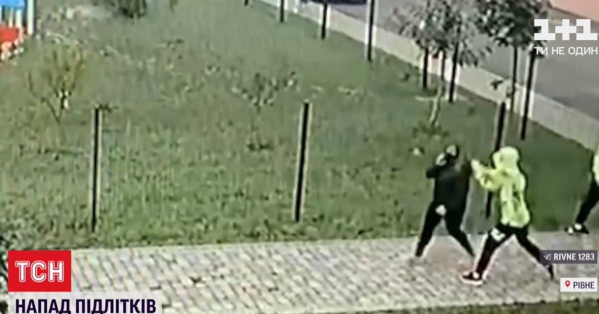 Напал с ножом на прохожую: 15-летнему подростку из Ровно, который едва не убил женщину, избрали меру пресечения