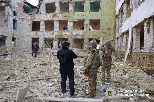 У Сумах зараз усі служби працюють на місці російського авіаудару / © Національна поліція України