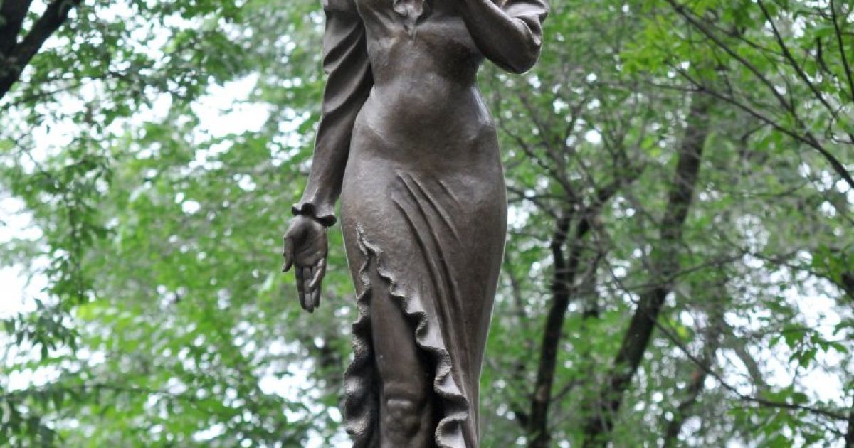 пам'ятник Людмилі Гурченко в Харкові_5 / © УНІАН