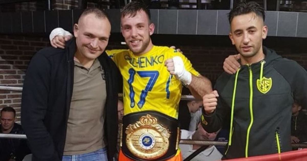 Голландський боєць з єдиноборств після перемоги одягнув футболку збірної України