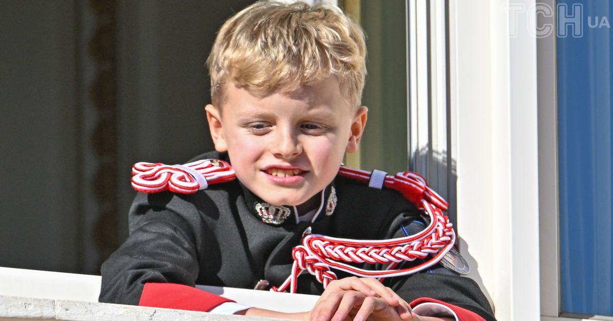 8-Year-Old Heir to Monegasque Throne Bored at Monaco’s National Day Celebration