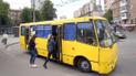 Забрасывают автобусы камнями и штрафуют: в Киеве перевозчики хотят остановить движение маршруток