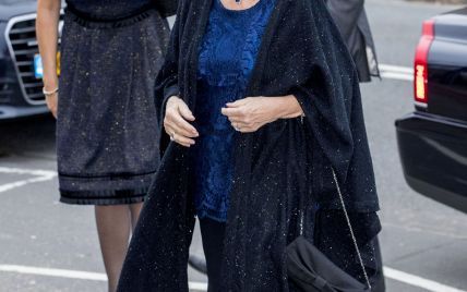 В кружевной блузке и лодочках на каблуках: 80-летняя принцесса Беатрикс сходила на концерт