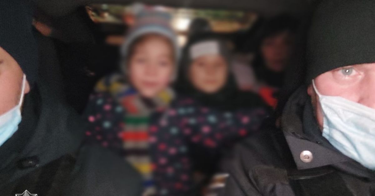 Во Львове от пьяных родителей забрали 5 детей