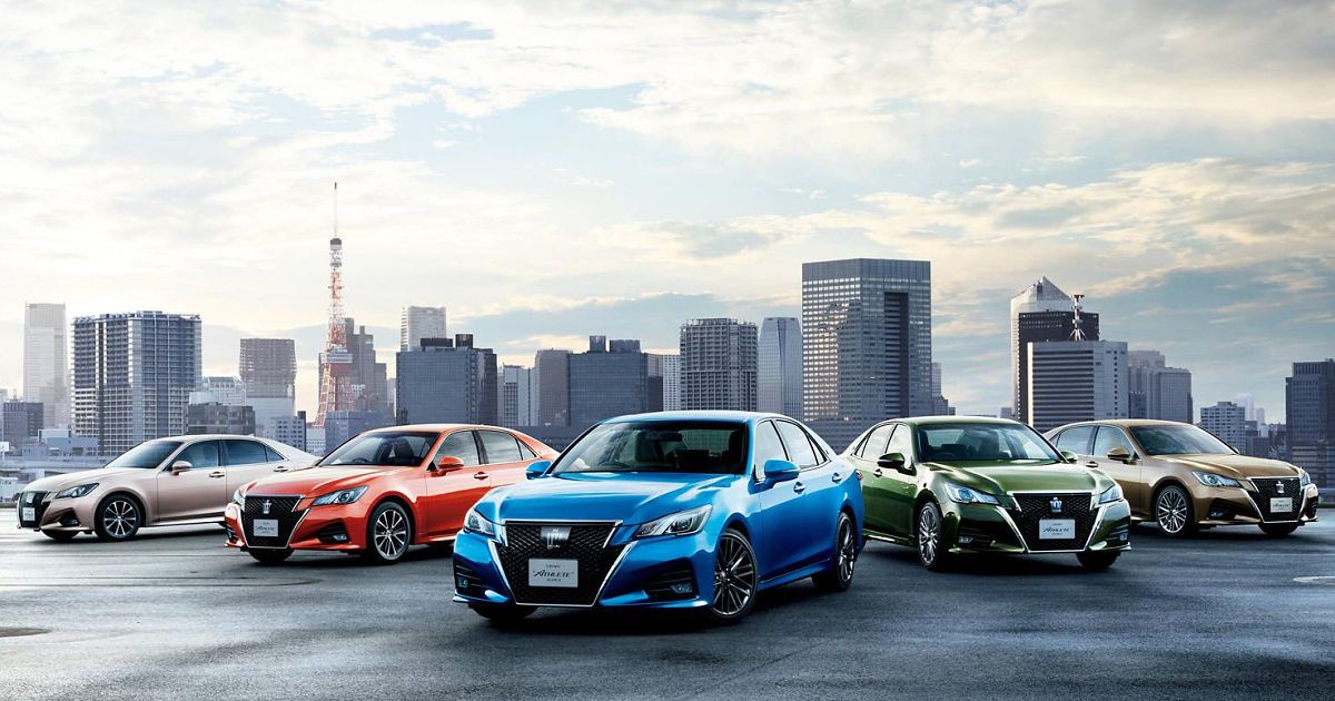 Toyota обновила роскошный седан Crown