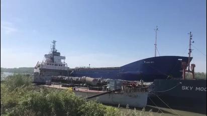 Арештоване турецьке судно відбуксирували до порту Рені