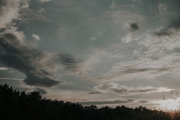 31 серпня вранці багато хмар і сильний вітер — буде холодний вересень / © unsplash.com