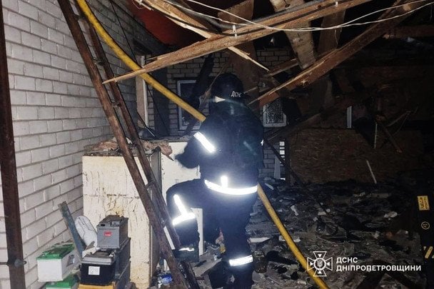 Вночі росіяни атакували декілька районів Дніпропетровської області. / © ДСНС у Дніпропетровській області