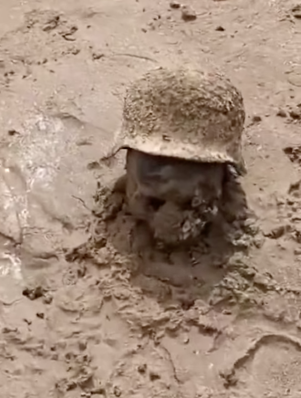 На дні Каховського водосховища знайшли людські черепи. Фото: скриншот. / © 