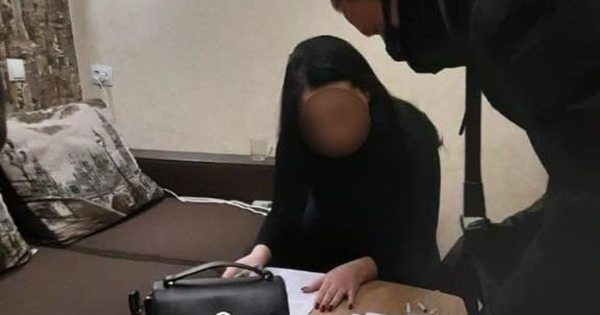 Під Києвом затримано 25-річну сутенерку