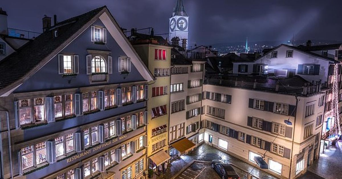 Люксовий карантин: у Швейцарії п'ятизірковий готель пропонує гостям послуги лікарів та тести на коронавірус