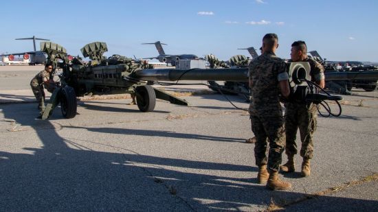 Україна отримає від США гаубиці з боєприпасами