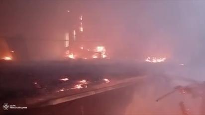 Ворог атакував дронами Миколаївщину: виникла пожежа (відео)