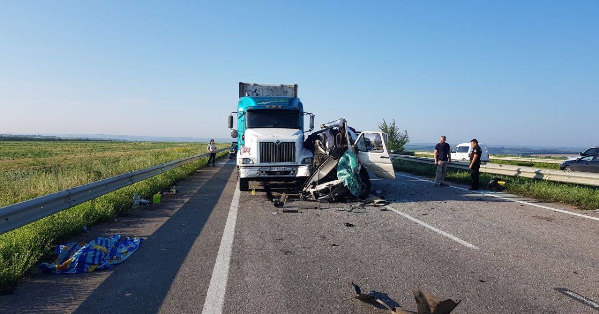 аварія мікроавтобуса на Миколаївщині_3 / © facebook.com/Вячеслав Аброськин