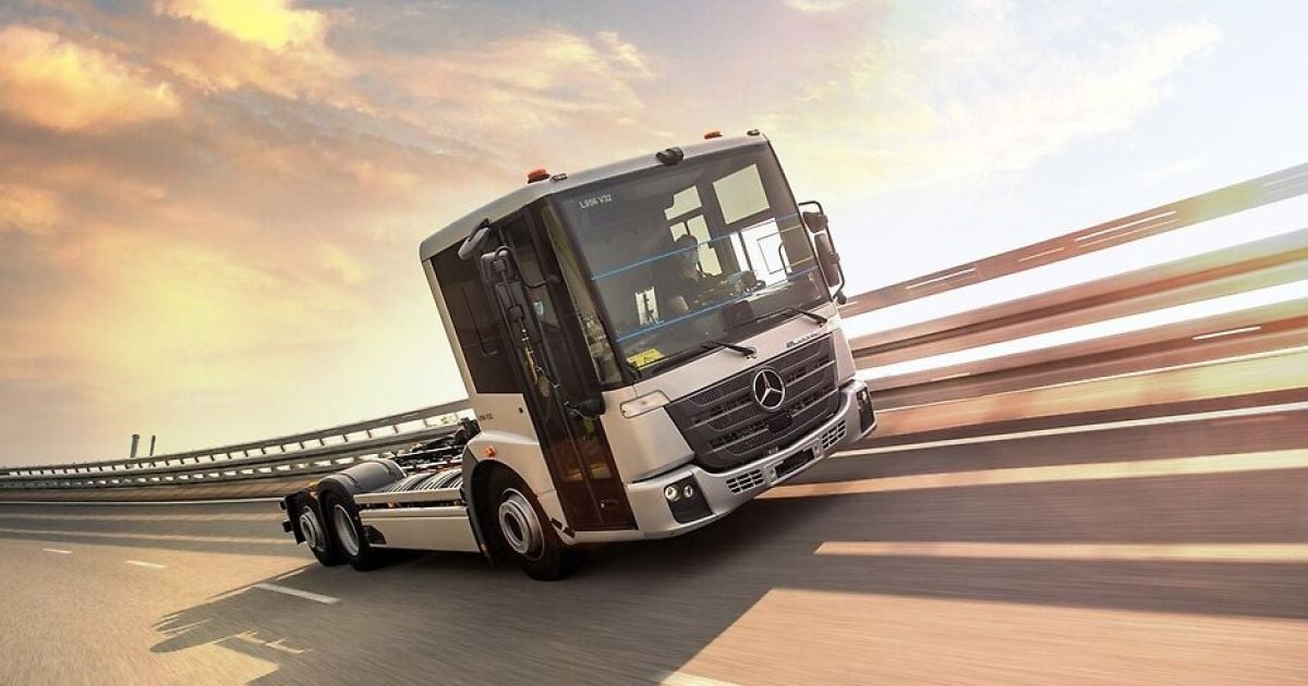 Mercedes-Benz розпочала випробування стильної електричної вантажівки з заниженою кабіною