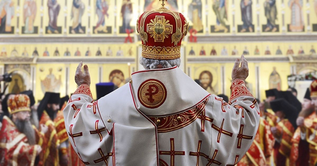 Священник РПЦ предлагает отказаться от презервативов и преодолевать ВИЧ верой и патриотизмом