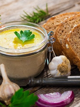 Паштет из печени в банках