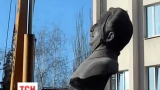 У Запоріжжі розпрощалися з пам'ятником Орджонікідзе
