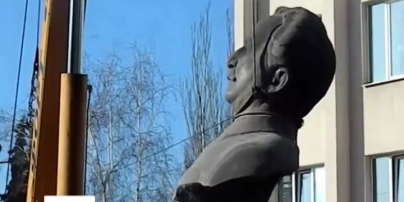 В Запорожье "разобрались" с памятником Орджоникидзе