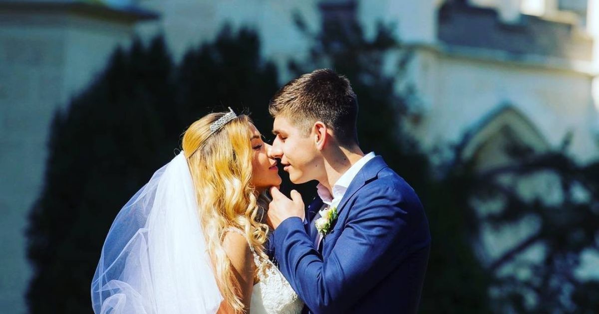 Українські футболісти привітали своїх других половинок із Днем святого Валентина