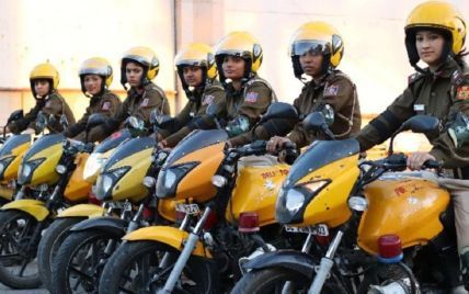 В Индии появился отряд женского патруля на мотоциклах