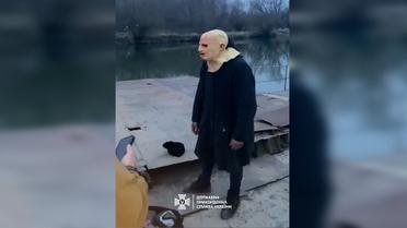 Ухилянт у латексній масці, плащі-мантії та гідрокостюмі намагався втекти з України