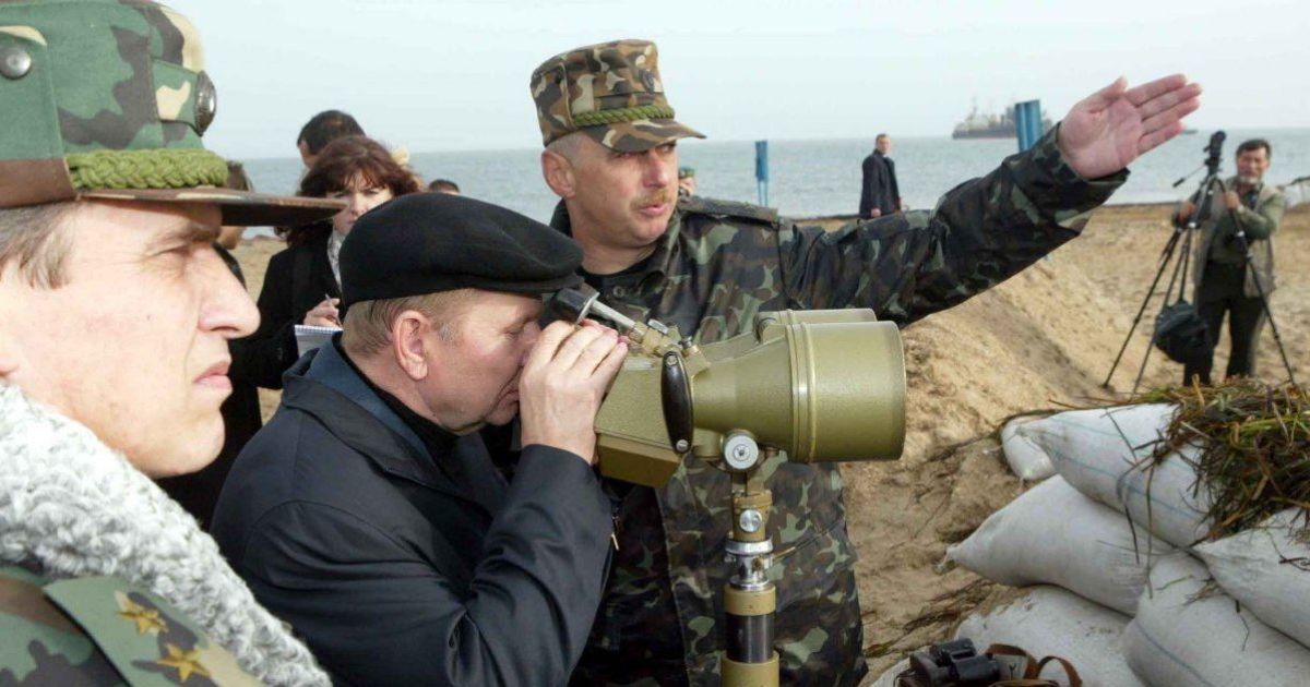 Згадати 2003 рік: хитра політреформа Кучми, конфлікт навколо Тузли, скасування прописки, дешевий мобільний зв’язок