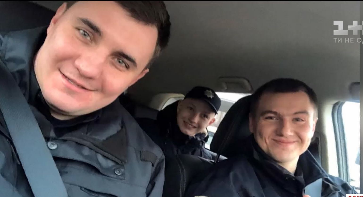 Школьник из Одессы сделал более тысячи селфи с патрульными и мечтает стать в ряды полиции