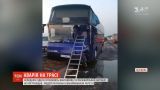 На Одещині пасажирський автобус затиснуло між вантажівкою та відбійником