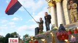 На Майдан близько 2 сотень людей прийшли вшанувати пам'ять 6 загиблих напередодні бійців
